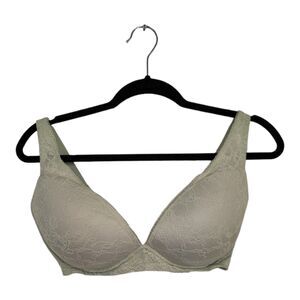 NWT Uniqlo Wireless Bra Women's Light Green Lace Shape Lift Size 34/36 DDD